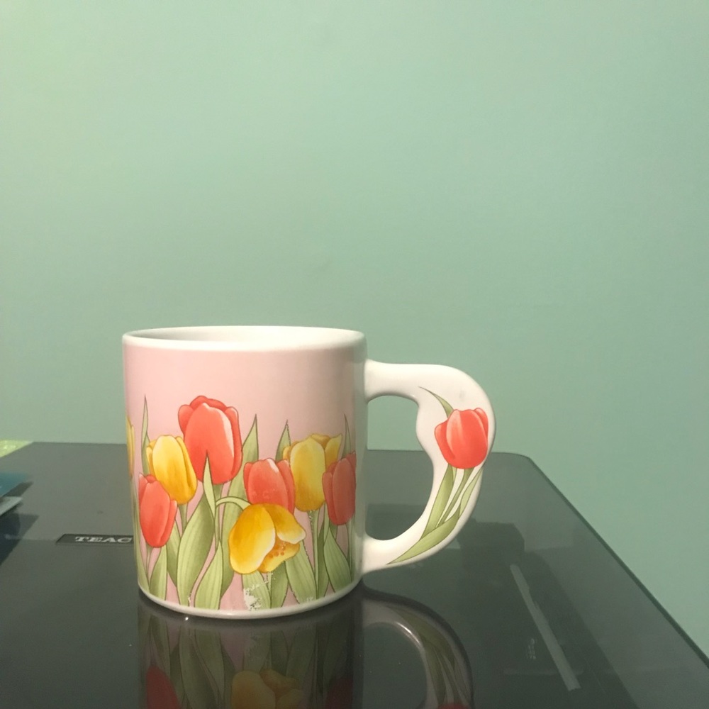 Gorgeous never used tulip mug